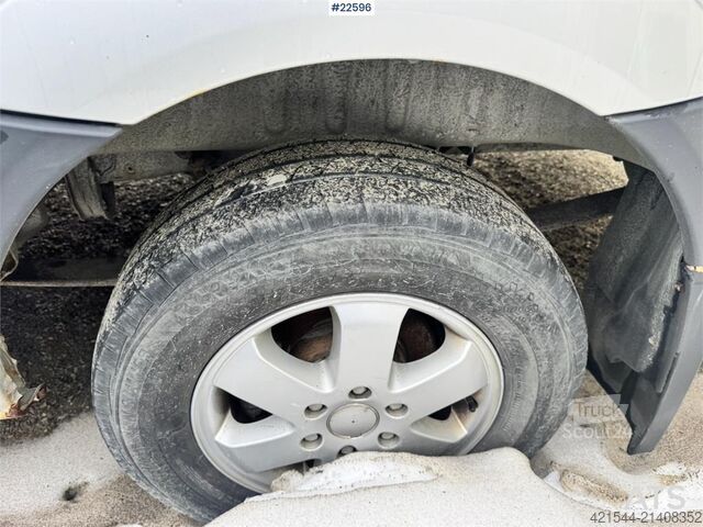 Carrinha de tejadilho alto Mercedes-Benz Sprinter 319 with interior and 2 sets of tires