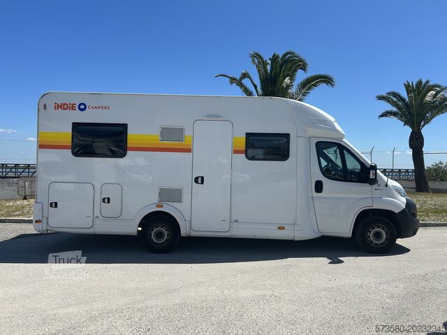 Polointegrovaný obytný automobil Fiat Ducato Carasuite 650 MF 5 | 5 Schlafplätze | Teilintegriert |