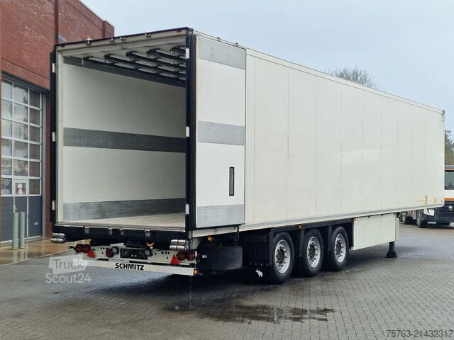 Jäähdytetyt/pakastetut kuljetukset Schmitz Cargobull SCB*S3B - Frigo Schmitz - Hooks/Rohrbahnen/Vlee...