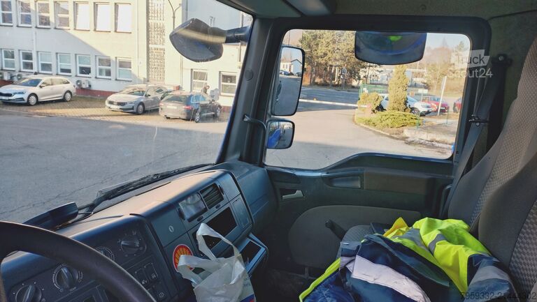 кран, монтиран на камион MAN TGM 13.240