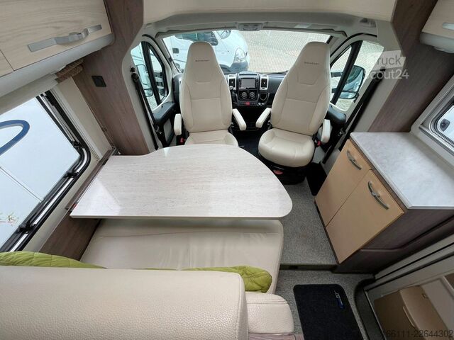 Halvintegreret autocamper BÜRSTNER Nexxo T 660 - Festbett -  - Klima -