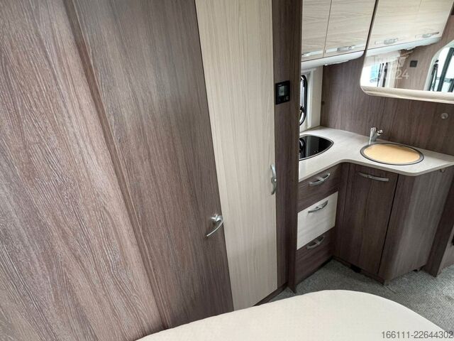 Halvintegreret autocamper BÜRSTNER Nexxo T 660 - Festbett -  - Klima -
