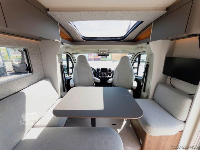 Félintegrált lakóautó LMC Cruiser 750 EL Messeangebot CSD 2026