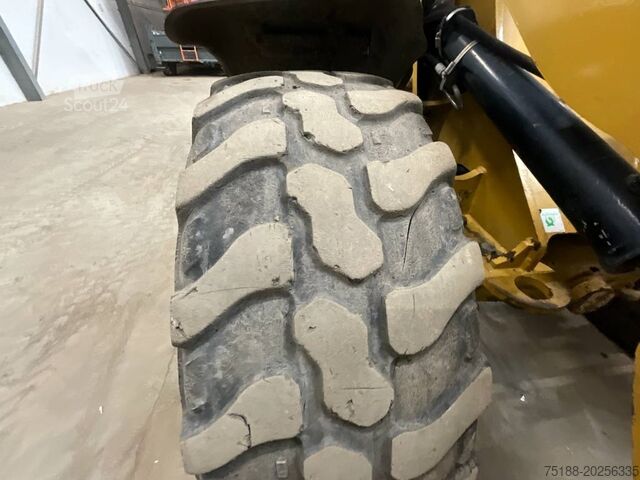 Radlader CAT 908 H