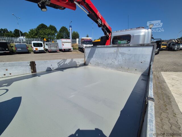 Kasa tipi kamyon + vinçli kaldırma sistemi (HDS) Renault D 7.5 180 - FASSI 32B