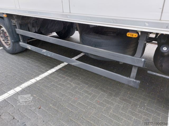 Koeloplegger SCHMITZ CARGOBULL SKO24/L-13.4 FP 60- THERMO KING-SAF- LBW BÄR