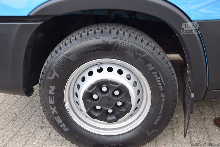 Pick-up bestelwagen Iveco Daily  35S18 DOKA 7-Sitzer Pritsche Maxi AHK 3,5T