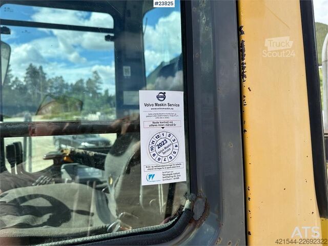 погрузчик Komatsu WA320-3H wheel loader for sale as partial repair p