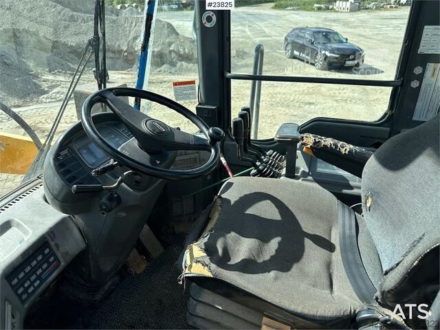 погрузчик Komatsu WA320-3H wheel loader for sale as partial repair p