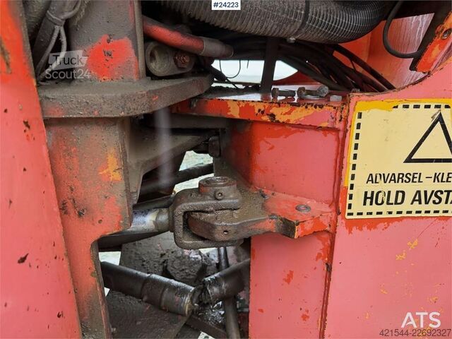 Cargador O&K L20i wheel loader with bucket. Repair object