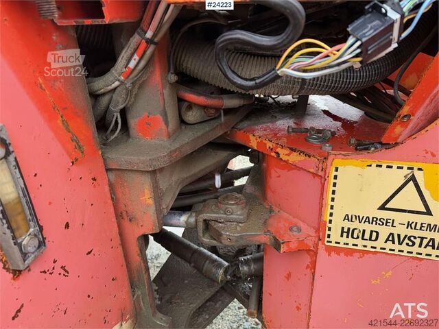 Cargador O&K L20i wheel loader with bucket. Repair object