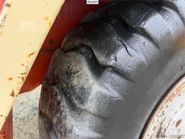 Cargador O&K L20i wheel loader with bucket. Repair object
