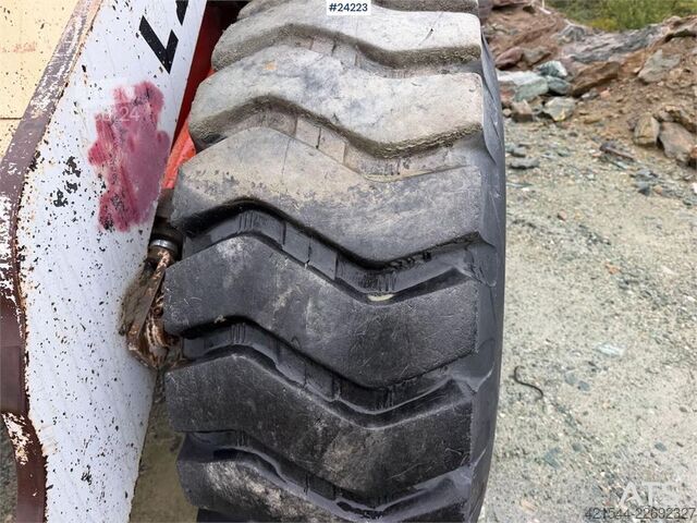 Cargador O&K L20i wheel loader with bucket. Repair object