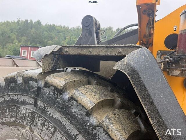 погрузчик Volvo L220H wheel loader w/ lever control, bucket and sc