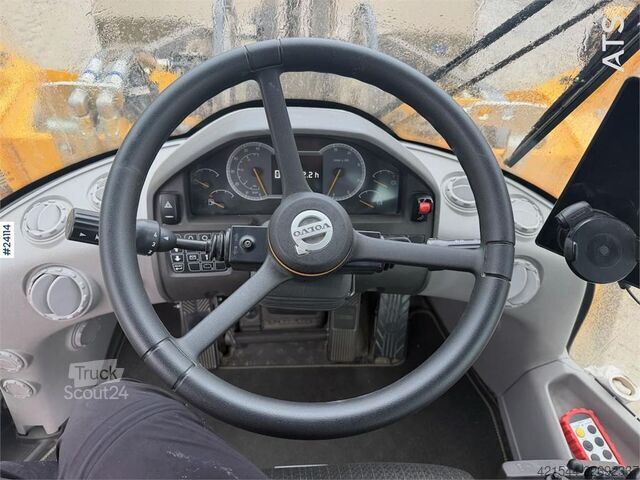 погрузчик Volvo L220H wheel loader w/ lever control, bucket and sc