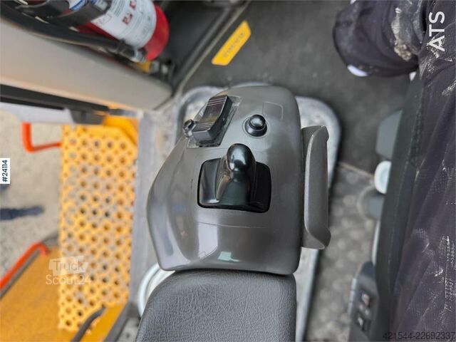 погрузчик Volvo L220H wheel loader w/ lever control, bucket and sc