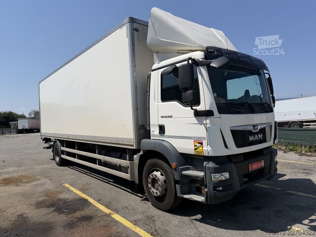 Camión caja MAN TGM 18.290 EURO 6 FURGON