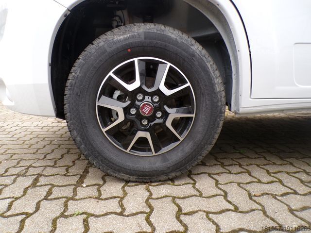 Ημιενσωματωμένο αυτοκινούμενο τροχόσπιτο BÜRSTNER Lyseo TD 644 G Ganzjahresreifen, Rundsitzgruppe