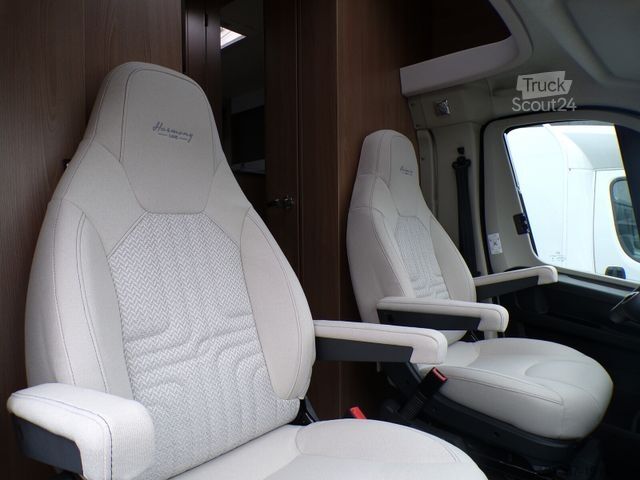 Ημιενσωματωμένο αυτοκινούμενο τροχόσπιτο BÜRSTNER Lyseo TD 644 G Ganzjahresreifen, Rundsitzgruppe