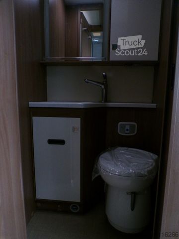 Ημιενσωματωμένο αυτοκινούμενο τροχόσπιτο BÜRSTNER Lyseo TD 644 G Ganzjahresreifen, Rundsitzgruppe