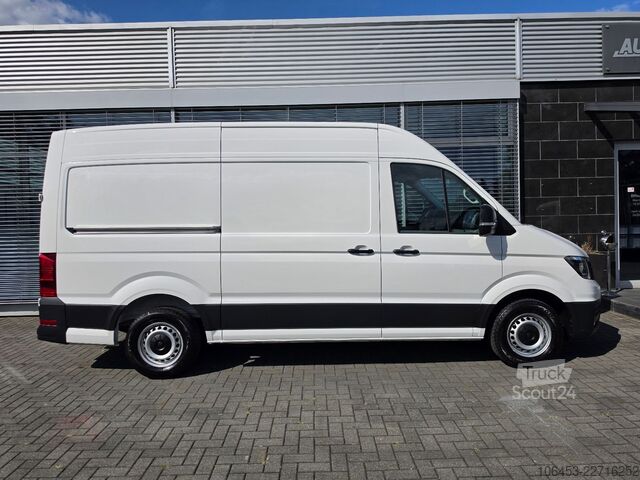 Hög tak skåpbil VW Crafter Kasten M+H SHZ/CAM/AHK/erst 28.560 KM