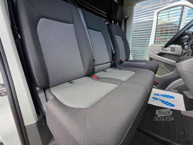 Hög tak skåpbil VW Crafter Kasten M+H SHZ/CAM/AHK/erst 28.560 KM