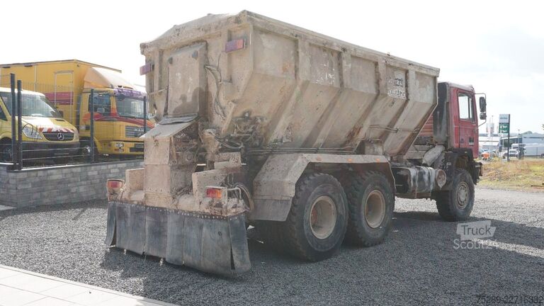Specializētais kravas auto MAN F90 24.362 DFAK 6x6 Allrad Kalkstreuer