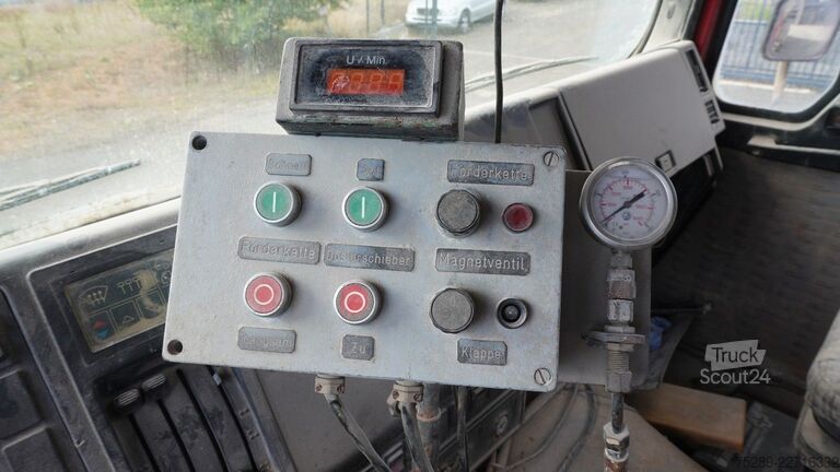 Specializētais kravas auto MAN F90 24.362 DFAK 6x6 Allrad Kalkstreuer
