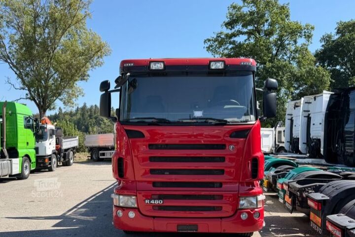 Jeřáb na nákladním automobilu SCANIA R480 6x2 HMF 1530 K3