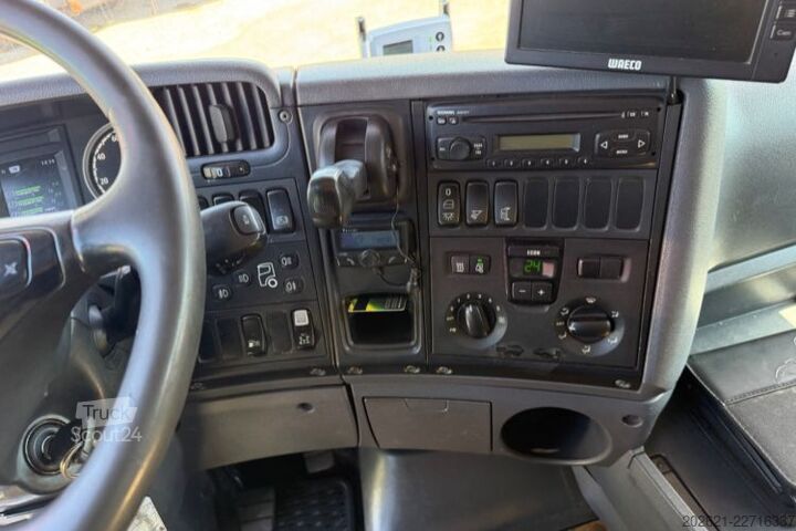 Jeřáb na nákladním automobilu SCANIA R480 6x2 HMF 1530 K3