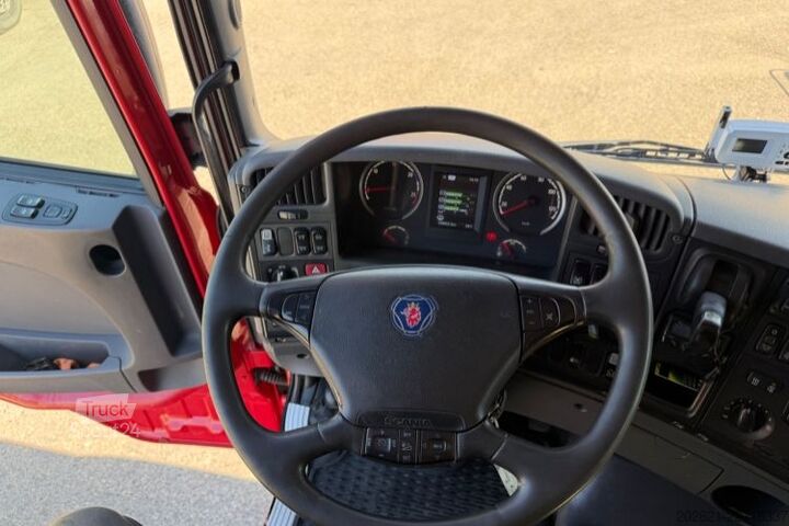 Jeřáb na nákladním automobilu SCANIA R480 6x2 HMF 1530 K3