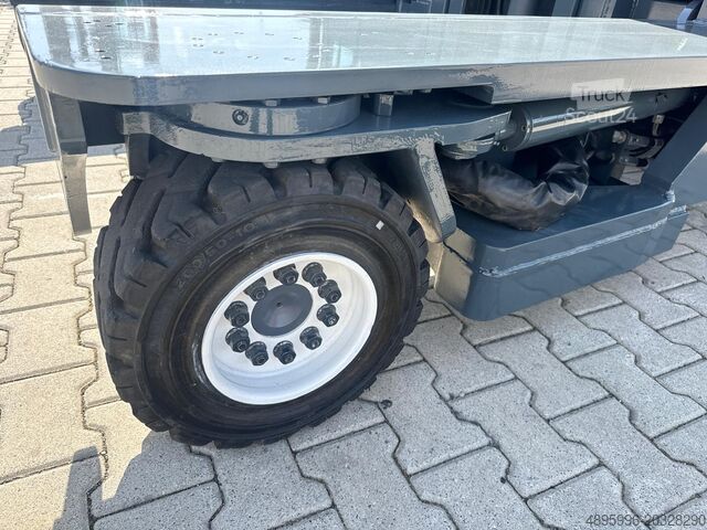 Empilhadeira de quatro direções Combilift C4000 /2015 /Triplex 7500 mm/Only 5481 h