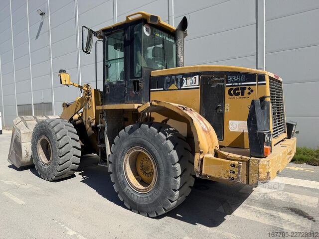 Kolesni nakladalnik Caterpillar 938G