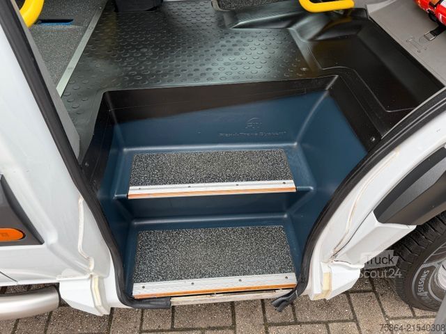 Minibus MERCEDES-BENZ Sprinter 313 BlueTEC 9Sitze+Rollstuhllift Klima