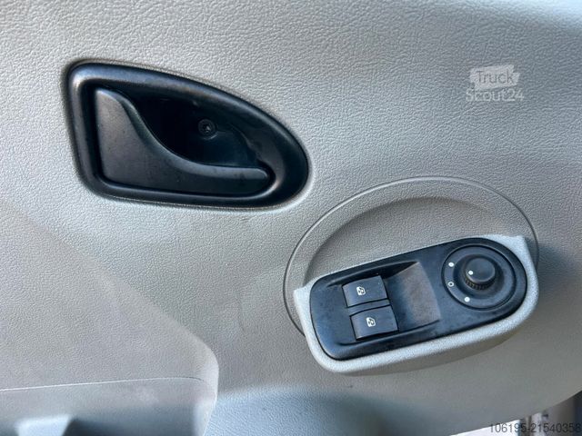 Transporter mit Koffer RENAULT Master 2,5 dCI Koffer*Hebebühne*Tüv-2027*