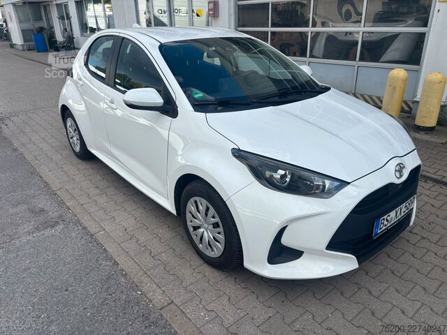 Ван TOYOTA Yaris Basis /  12x Fahrzeuge verfügbar