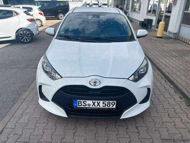 Ван TOYOTA Yaris Basis /  12x Fahrzeuge verfügbar