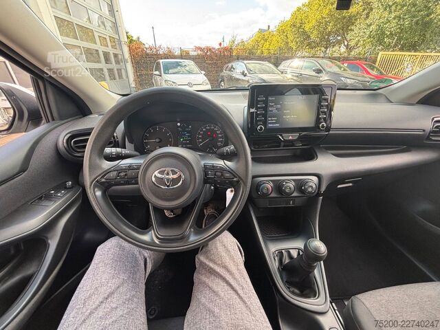 Ван TOYOTA Yaris Basis /  12x Fahrzeuge verfügbar
