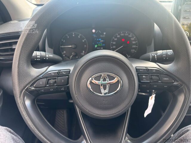 Ван TOYOTA Yaris Basis /  12x Fahrzeuge verfügbar