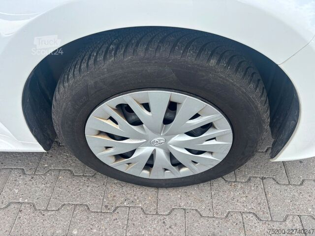 Ван TOYOTA Yaris Basis /  12x Fahrzeuge verfügbar