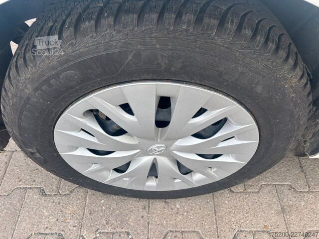 Ван TOYOTA Yaris Basis /  12x Fahrzeuge verfügbar