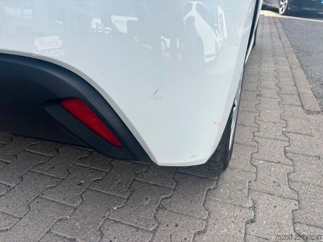 Ван TOYOTA Yaris Basis /  12x Fahrzeuge verfügbar