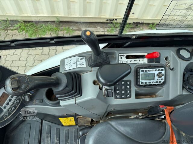 Mini ekskavatorius BOBCAT E26 / 2021 BJ / 2 x Löffel / 1.375 H