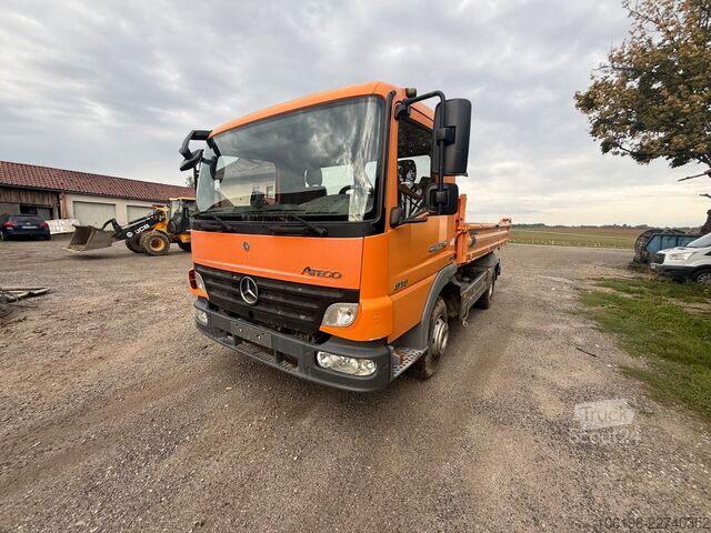 Autoutilitară basculantă MERCEDES-BENZ Atego 818