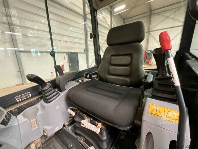 Mini-escavadora Kubota KX 027-4