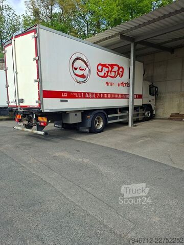 Camion frigorifique VOLVO FM 370 Kühlkoffer EEV mit Fleischacken *2010*