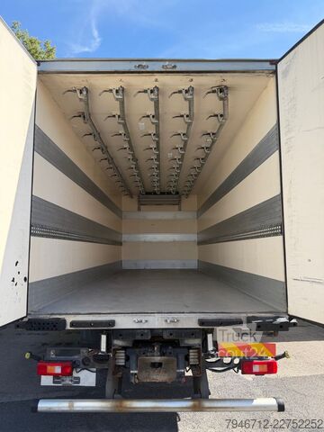 Rashladni kamion VOLVO FM 370 Kühlkoffer EEV mit Fleischacken *2010*