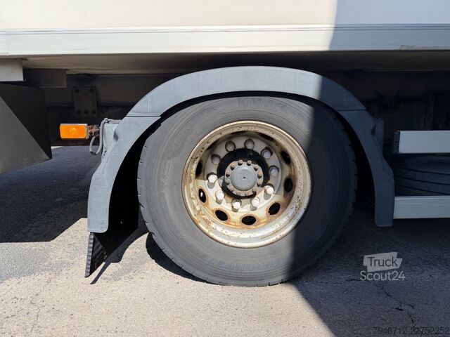 Rashladni kamion VOLVO FM 370 Kühlkoffer EEV mit Fleischacken *2010*