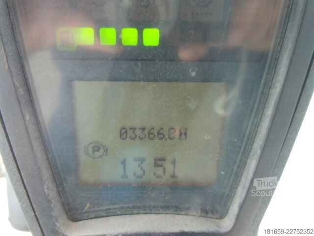Čelni viličar LINDE H 30 T - 02
