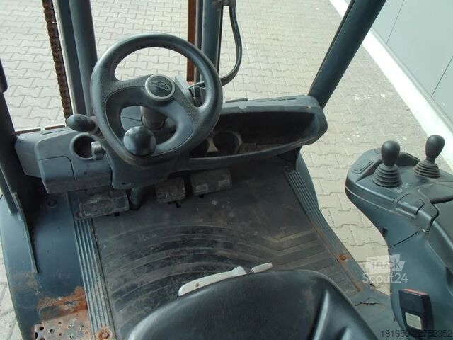 Čelni viličar LINDE H 30 T - 02